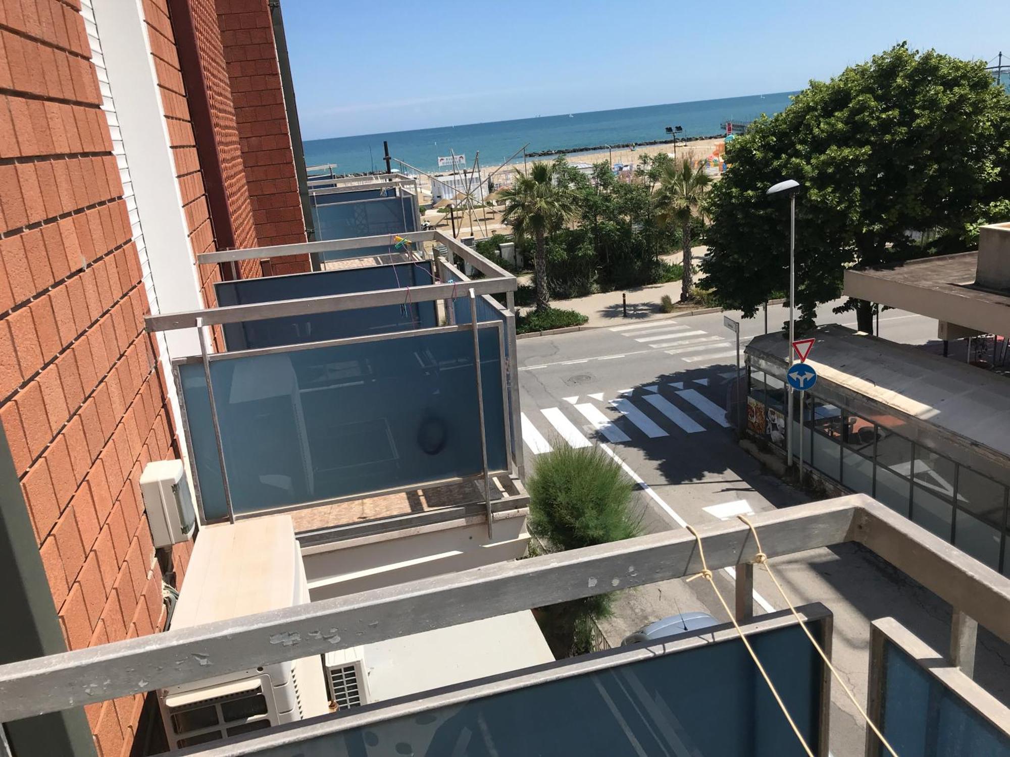 Hotel L&V Римини Экстерьер фото